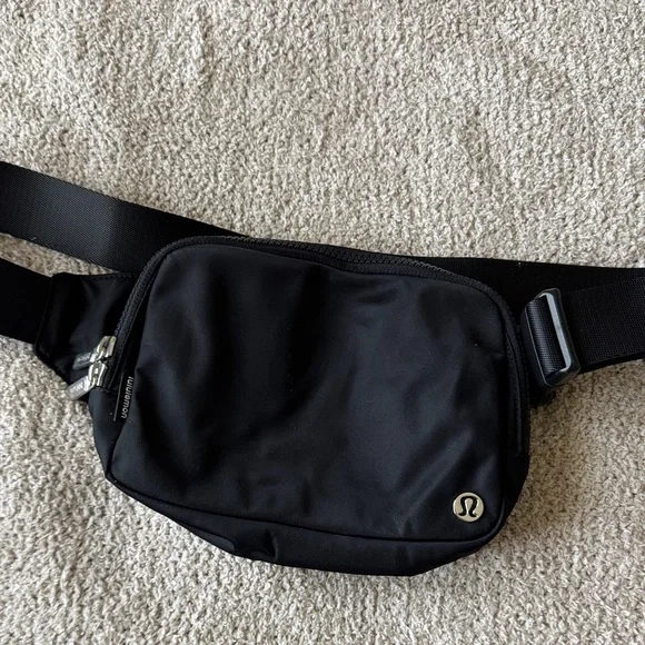 lululemon athletica Black Belt Bag - Picture 1 of 5